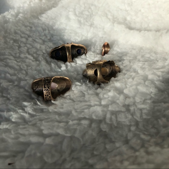 Stone Rings Gold - Picture 2 of 3